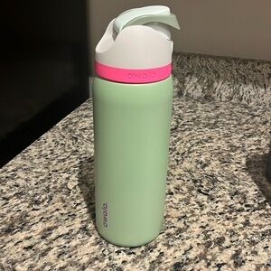 Owala 32oz Neo Sage Free Sip Water Bottle